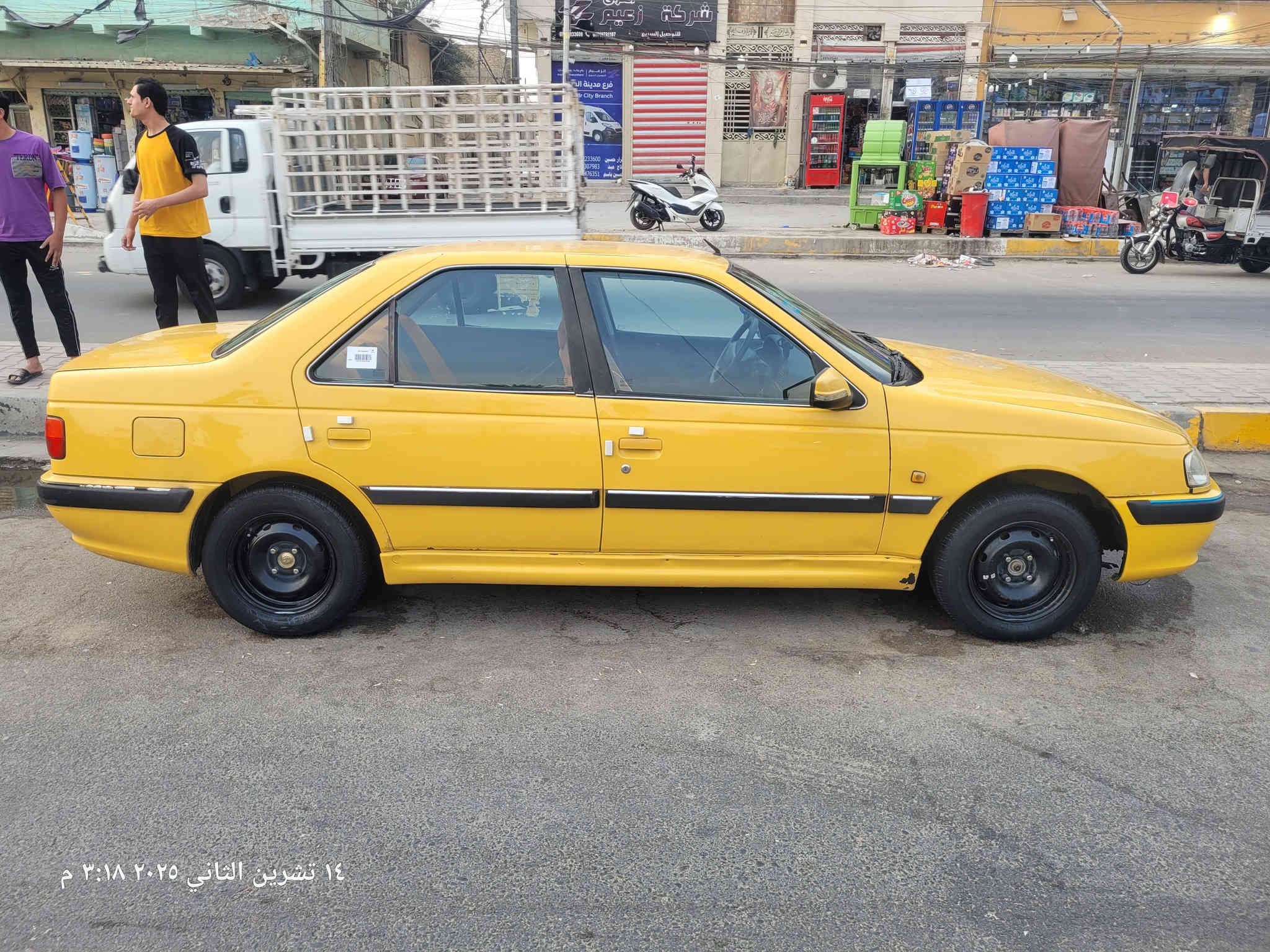 السلام عليكم سياره بيجو بارص موديل 2015 السياره جهازه شغل وطلع بيها ضربه بالجاملغ الامامي على كد شبرين وطخه بالصندوك والباقي كفاله مكاني بغداد مدينة الصدر موجد اتصال فقد *********** السعر 51$
