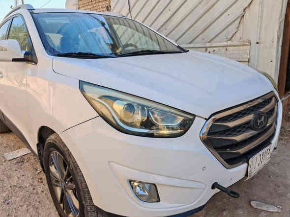 السلام عليكم ورحمة الله
توسان 2015 خليجي بيها صبغ نصف باب خلفي  والداير جوه قبق البانزين الباقي مكفول مكينه وكير كفاله
سعر 145 باسمي تحويل مباشر
مكان السياره بغداد جميله الثانيه
للاستفسار *********** .
