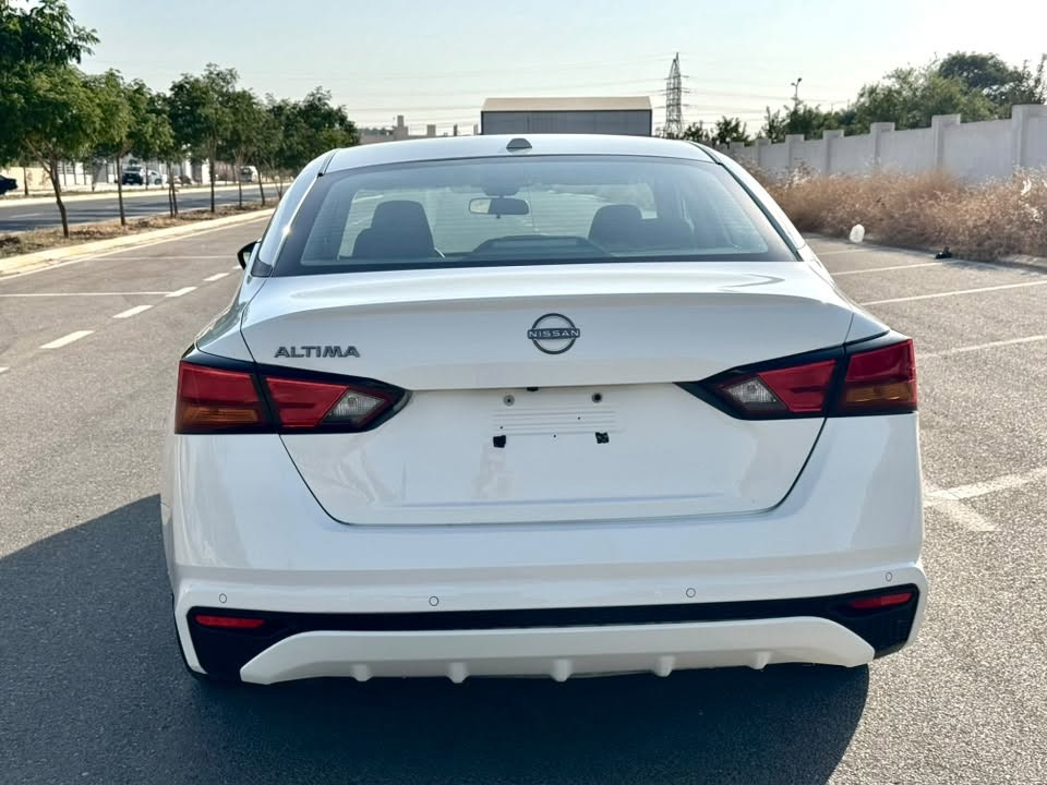 بالباكيت
نيسان التيما ٢٠٢٥ S
شاشه جبيره ، رادار ٣٦٠ ، نقطه عمياء
حساسات خلفيه كامره خلفيه 
Apple car play 
مشي ٥ الاف ميل حيل جديده 
كاتي ما مكسوره عقد شركة يطلع بأسمك
عندك ٣ شهر للترقيم شمالي 
سياره بدون صبغ بيه تبديل قبغ صندوك اصلي بلادي نفس اللون
والسونار موجود في المنشور
للسعر اتصل واتساب او تليفون 
***********
عنوان : قضاء كلار
