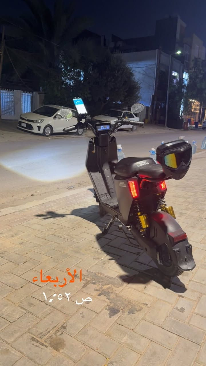 سلام عليكم اخوان دراجتي للبيع honda sundero s08 
الدراجه معتني بيهه اعتناء خاص وممعاملهه كدراجه شحن .نبلش بالتفاصيل
١.دراجه مبدله بطاريتهه ببطاريه طلب خاص ليثيوم فوسفات الحديد من صين ٣٥ الف ملي امبير ٤٨ فولت شرط تمشيك ٩٠ كيلو اقل شي مربوطه بنضام بي ام اس عله بلوتوث تعرف كل تفاصيلهه من تلفون

٢. مغلفه تغليف كامل ppf افلام حمايه اسود شذرة كاربون فايبر للحمايه من الشخط وضربه  يم احمد الربيعي والي يعرف هل مركز يعرف شقصد بالتغليف

٣.دبلات رياضيه mkz هيدروليك وغاز يعني طستهه كلش حلوه

٤. ستاند رياضي صفح ومفصل الهه ستاند تعليك تفصال خاص 

٥. مري كاربون فايبر وقاعدة تلفون اصليه وكفر قناع شاده بالخلف 

٦. جهاز جي بي اس تتبع موقع للدراجه شادلهه

٧.جهاز كيج قياس ضغط اطارات على شاشه 

٨. باقي الدراجه كلهه نضيفه وجديده وعله ايدي من دسكات وهيكل وكلشي معتني بيهه عنايه حلوه ونضافتهه ١٠٠٪؜ عده فطره خفيفه بالكفر كلش بسيطه ومصلحه بطول نص سانتيم  جوه التغليف يعني اصلا ممبينه … رجاء اخوان لحد يقارنهه بدراجه عاديه لان مصروف عليهه هوايه  سعرهه مليون و٨٠٠ الف وبيه مجال للشراي مكاني بغداد شارع الربيعي


**إذا كنت صاحب هذا الإعلان وتريد حذفه لأي سبب، رجاءا أرسل رسالة إلى الدعم الفني**