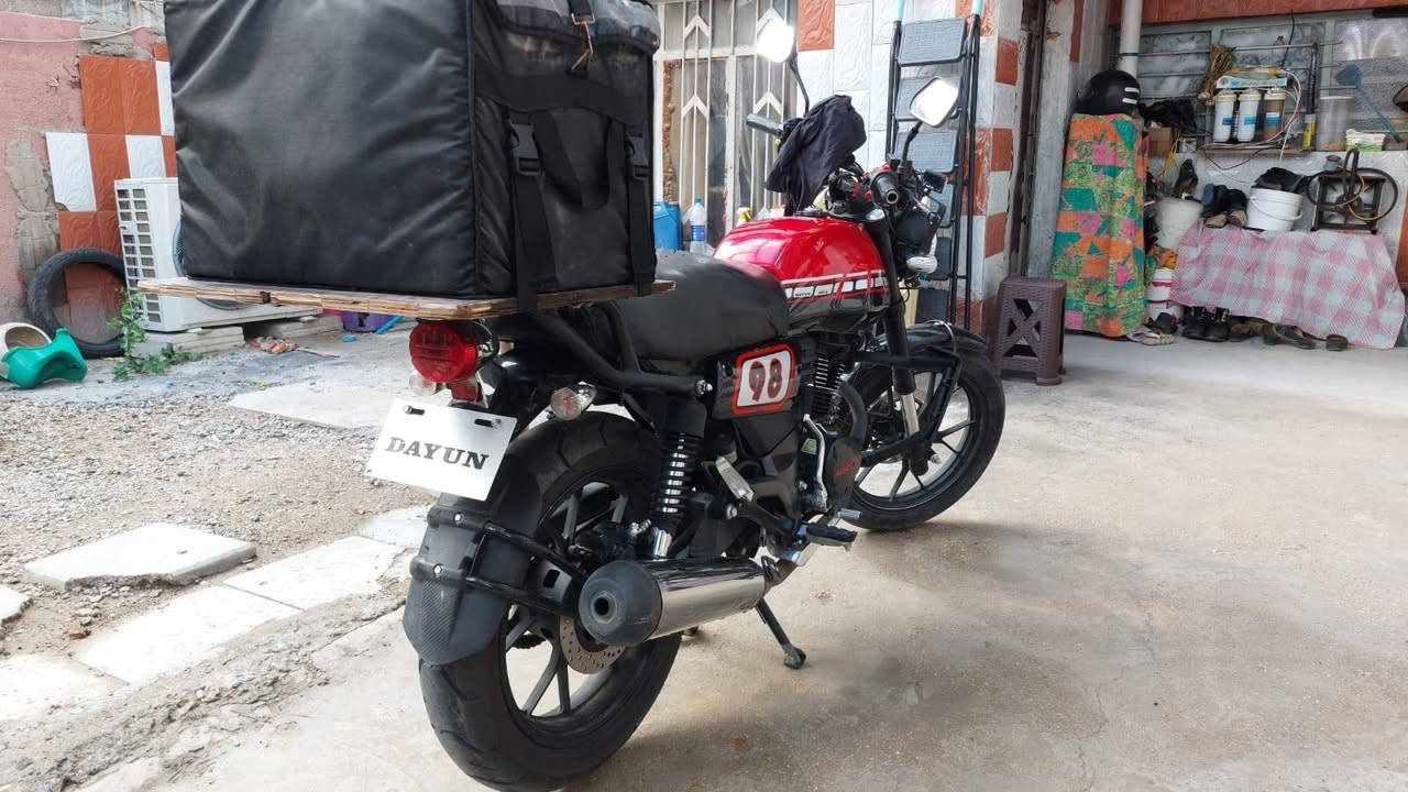 دايوان لاتيه
موديل 2024 
اوراق سكنر
استعمال شخصي ممشتغلة دلفري 
مكفولة من كل النواحي عليها اضافات عدسات خارجية 
الكشن ما متعوب بس مدوشم فوك الجلد البلادي للراحة الاكثر
للتواصل ه‍ ***********
