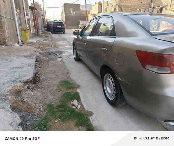 السلام عليكم سيراتو للبيع 12  رقمه السياره ذي قار السعر 70 سياره  متجايه مكفوله من العيب الشراعي واصوليات تحويل ثاني اليوم تخم تاير حداديه  التبريد كله جاهز بس الدكمه مال 💰 as الكهربايئه كله شغاله مابيه نقص من كلشي مكان السياره بشطره غير متواجد عل فيس واتساب اتصل عل رقم 📱 *********** و *********** مكانه السيارة في الشطر الشطره
