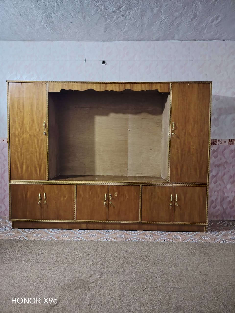 من رخصت المسؤل يوجد سليماني صاج داخل وخارج السعر ٢٥٠ وبيه مجال العنوان الرمانه الاستفسار على التلفون ***********
