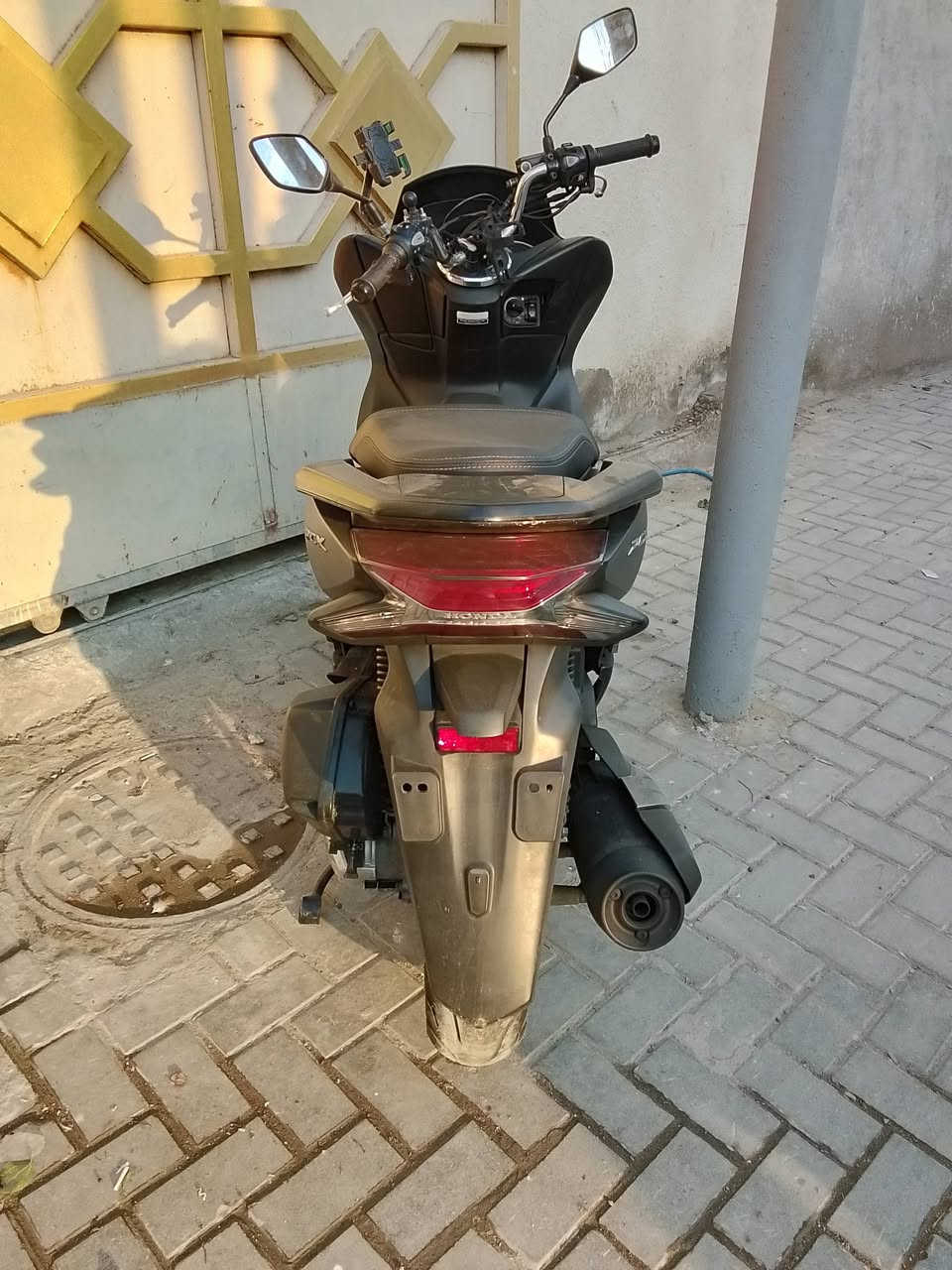 جيل ثالث كوري مكينة 125
كفاله مكينة وكشر ماصار 15 يوم من اخذتها 
ماشية 36 
حساس ازدحام 
تدفئة باليدات 
الاشاير كلهن يشتغلن 
دراجة جديدة 
14 ونص 
***********
مكان مدينة لصدر
