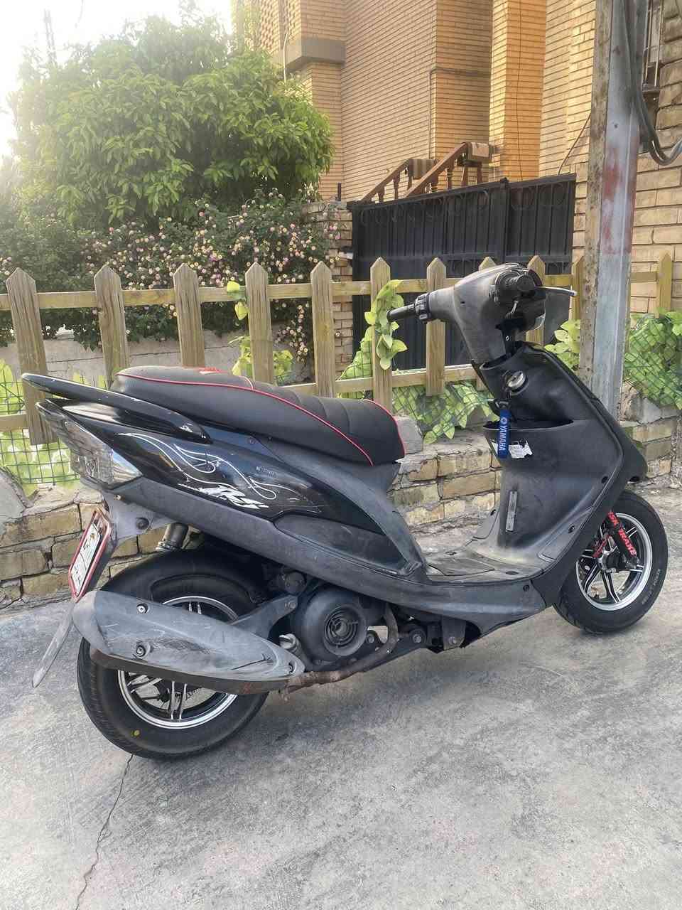 سلام عليكم للبيع ماكس مال رمبه مكفوله كفاله عامه برغي مامفتوح بيها  ختم واحد كلها بيها ويل نجمه وبيها دبل خلفيNCY وكلج امامي برغي مابيها نقص ٩٥٠ قفلها بدون عمله بغداد حي جامعه ***********
