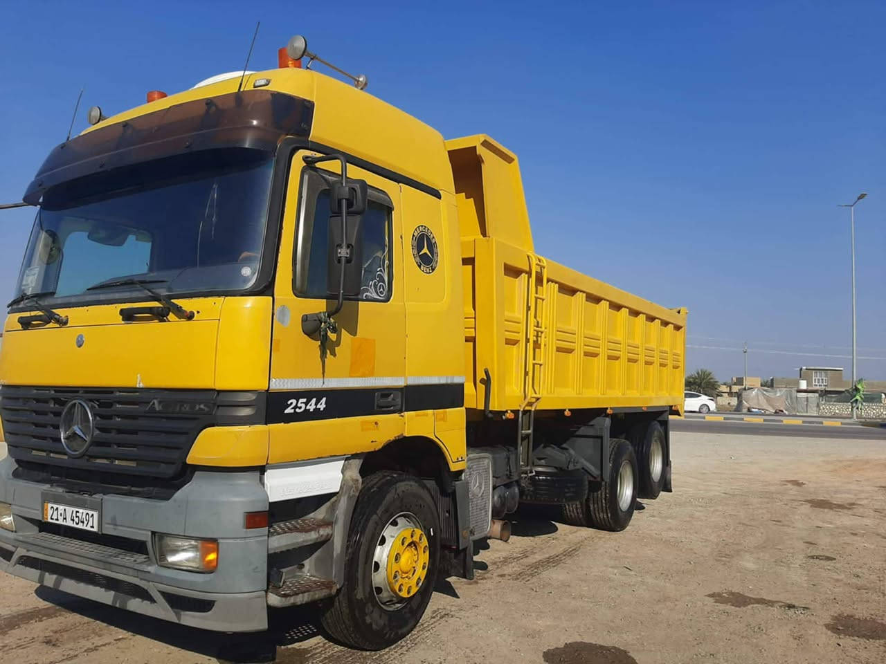 السلام عليكم .. سياره للبيع جاهزه من كلشي گير كهربائي مكينه 42 سنويه ل30 بأسمي ولتفاصيل اكثر هذا رقم صاحب السياره ( ***********     /  *********** )
