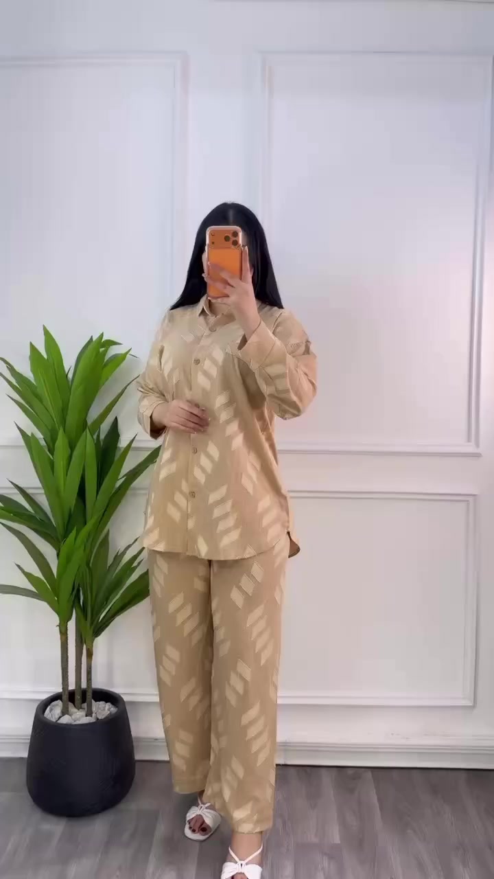 توفر لدى مجمع ستايل فأملي سوت  نسائي 
القياسات فري سايز

العنوان الحريه حي السلام نهايه شارع 20 قرب أسواق رافد و يتوفر خدمه توصيل بغداد 5 و باقي  المحافظات 6  و داخل الحريه الف و الحجز عن طريق الواتساب ***********
