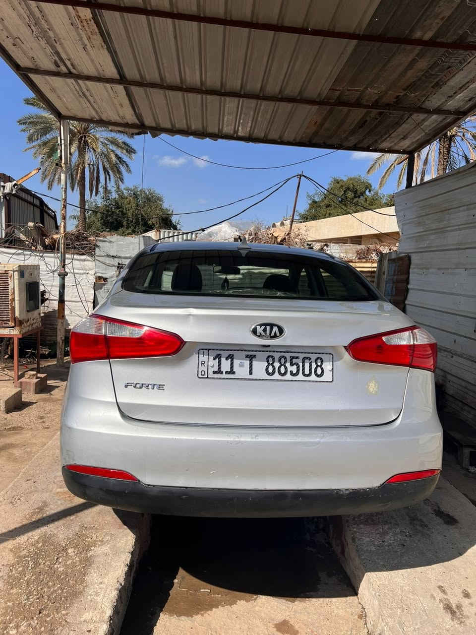 السلام عليكم 
سياره فورتي موديل 2016 السياره  نص فول 
ليبل واحد كله وي الصندوك 
تخم تاير اني شاده جديد 
كلش حلوه السياره  
السياره  مال بيت السياره حرفياً محد يطلع بيهه كلش قليل 
وموجود صور مال سونار تجي وتكلب
السياره  موجوده بل كاضميه 
السعر 105 وبيهه مجال حك الجيه 
هاتف ***********
