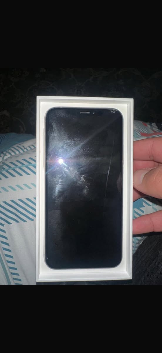 سلام عليكم 
آيفون اكس ذاكره 64 
بطاريه مبدله تقرا 100 
و الشاشه بلاديه بس بيها فطر 
وياها كفر و شاحنه و كارتونه الأصلي 
السعر 135 ألف و بي مجال وبي مجال


**إذا كنت صاحب هذا الإعلان وتريد حذفه لأي سبب، رجاءا أرسل رسالة إلى الدعم الفني**