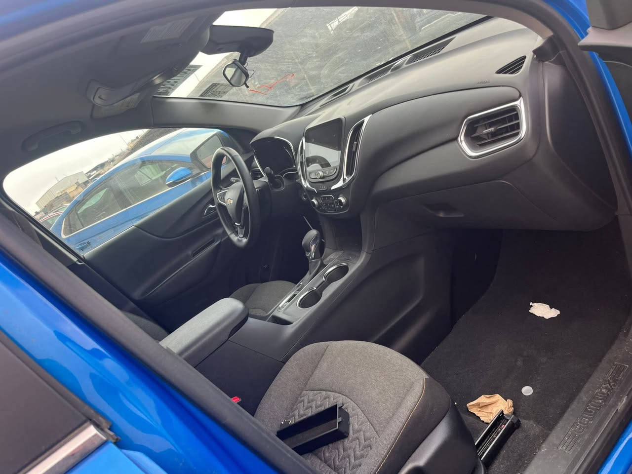 سلام عليكم
شوفر كوينكس 

موديل 24

حادثها كما واضح بالمنشور 

بدون ايرباك ماشيه 44 ميل

حاليا سياره مطروحه بالأردن 

سعرها مطروحه ب90 مناسبه 

واصل على كتاب شهداء ب100

بدون تحاسب ضريبي 

توصل بعد التفاق خلال 5 ايام 

ايضاً يوجود عديد من سيارات داخل منطقه الحره الاردنيه 

يوجود كروب واتساب 

ايضاً يوجود تخلص ونقل من الحره إلى بغداد 

https://chat.whatsapp.com/GixH6PjafciIKrzP2u63FA?mode=hq1tcli

فرعنا الأول واسط كوت /تصال ***********ابو يوسف 

فرعنا الثاني الأردن منطقه الحره ‭00 962 7 8511 8411‬ ابو سيف 

عنواننا المصادقة والأمان
