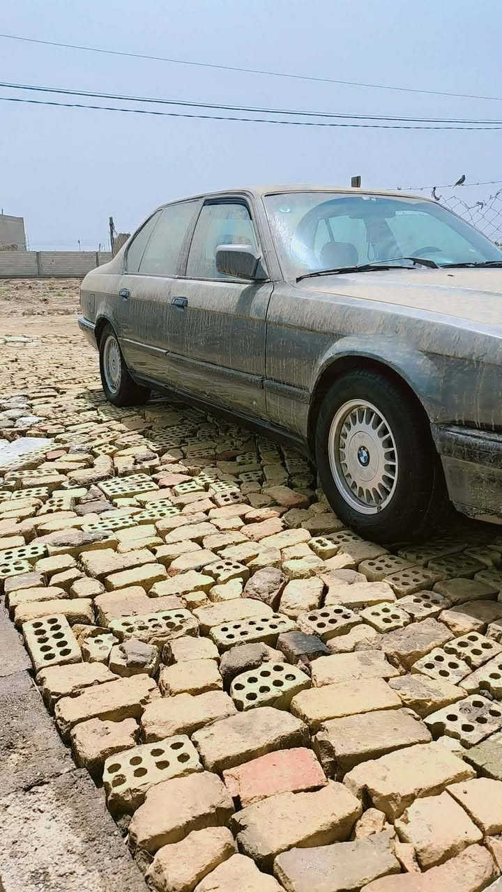 سلام عليكم سياره حلوه تبريد ثلج  كير جديد شاده تخم تاير جديد بيه نقص نص مكينه فقط سعر 43 بيه مجال ***********
