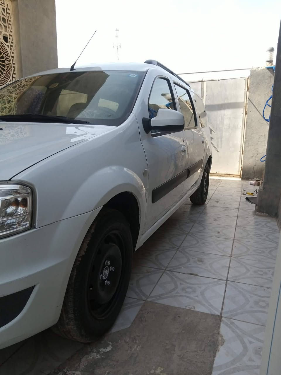 يا الله السلام عليكم ورحمه الله وبركاته رينو لوكان موديل 2012 للبيع مكينه وكير وضع الشركه  رقم كربلاء  دولي مكفوله كفاله عامه  ما عدا صبغ بالجامل لغل كدام باسم صاحبها شخصيا عنوان نجف رقم انجليزي اخوان انا مكلف بالنشر لا احد يراسلني راح اخليكم رقم صاحبها ***********
