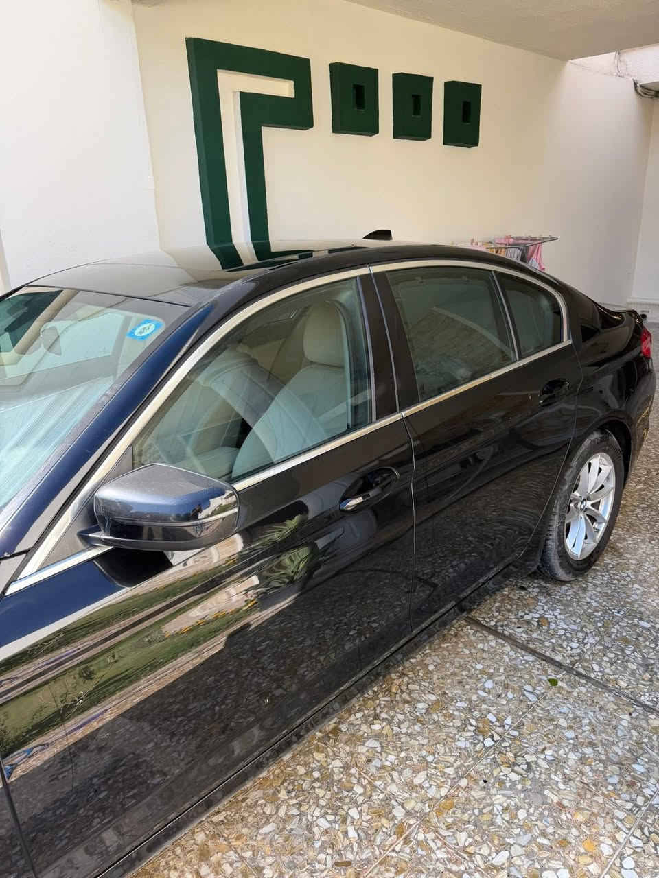 BMW 520i 2020 خليجي وكاله
استلام شركه العروش سيرفر كامل با شركه
فول مواصفات داخل ابيض وفتحه وكراسي كهرباء ومومري وبردات وتدفئة واستيرن كهرباء 
ماشيه 64 الف السياره جديده كلش
كفاله عامه من صبغ بارد وتبديل 
رقمها بغداد وباسمي عنواني المنصور
***********
سعر 27 الف دولار وماكو خليجي بهل سعر مكفول 
(( بيع او مراوس ))
