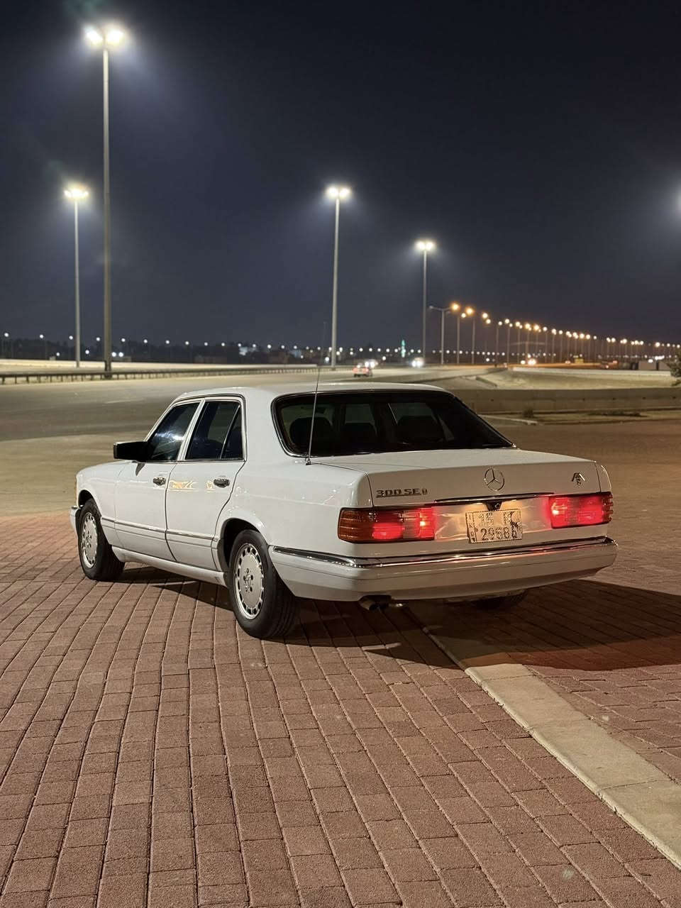 السلام عليكم 
ً
مارسيدس جامبو 300SE
موديل 1991 🇩🇪
ً
للبيع فقط 
ً
(للتفاصيل اكثر اتصل)
***********
