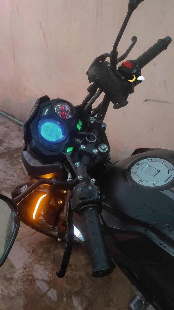 السلام عليكم Rk موديل 2025 ماشي 22 الف رقم اربيل شرط كلشي مو بس تحويل وايرمنيه فول محرك مابي صوت ونضيف اخرس ولا مطخوخ السعر 2400 بي مجال عنوان حي الانتصار ***********
