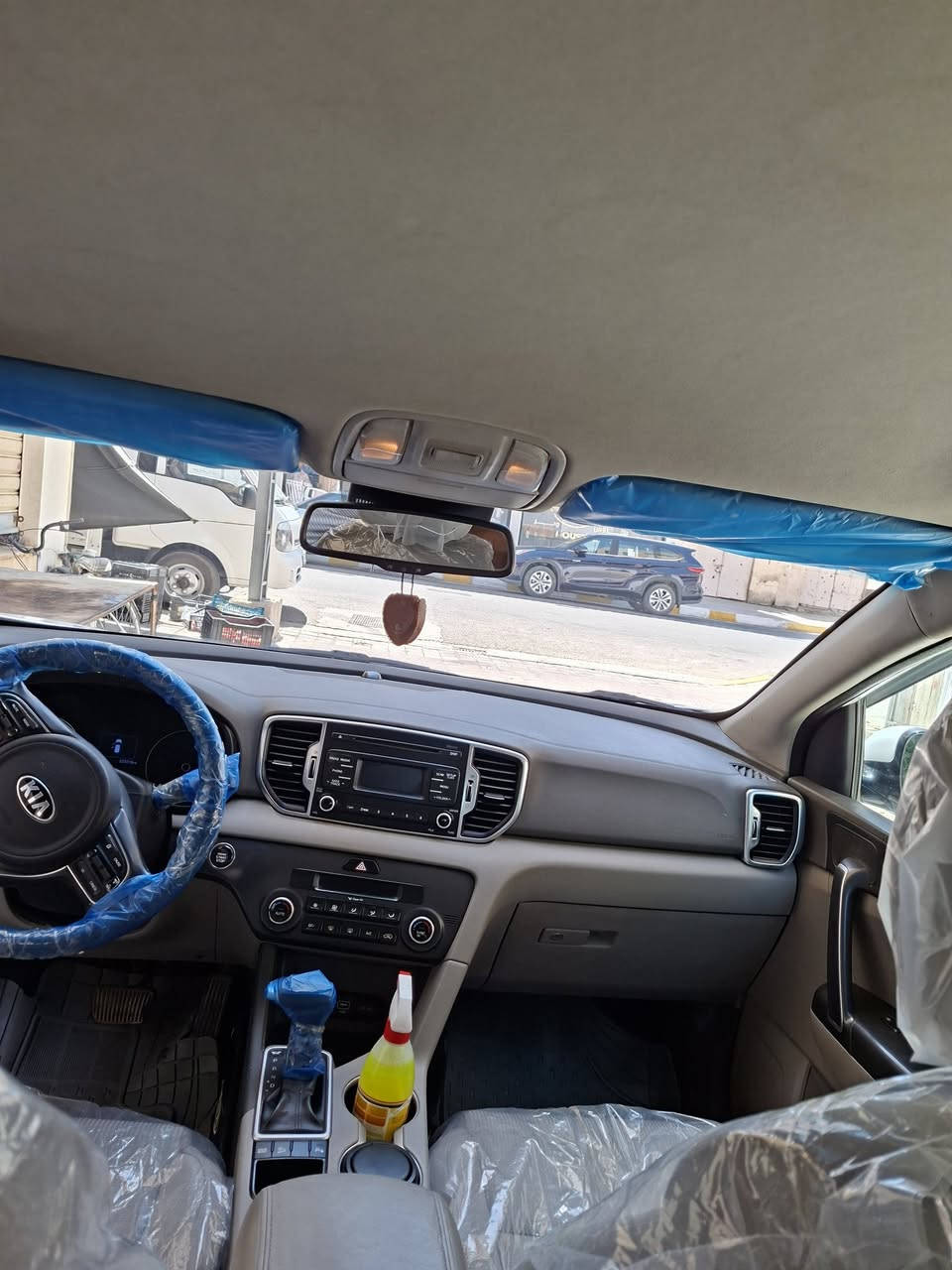 السلام عليكم ورحمة الله اللهم صل على محمد
كيا سبورتج خليجي 2018 
بصمه وحساسات 
تبريد خير من الله 
كير ومحرك ما ملعوب بيه 
مكفوله كفاله عامه 
رقم بغداد بسمي 
***********
