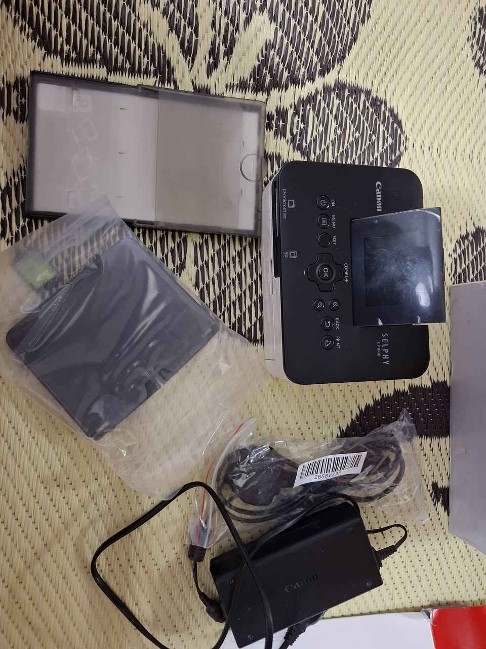 طابعة 🖨 كانون حجم 1000 صور معاملات بعدهي جديدة هيه وحبره ورقه اصلي ما فتوح مثل ما جاي شوف  اطيك بيه ظمان شغل سعرة (125)الف الاتصال [***********]
