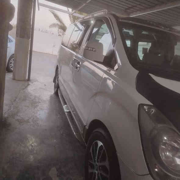 سلام عليكم ستاركس للبيع موديل 2018  مفتوح بيه تبديل تلاث قطع مكينه وكير مكفول تخم تاير تبريد شغال    مكان السياره بغداد   السعر 180 بيه مجال     ***********
