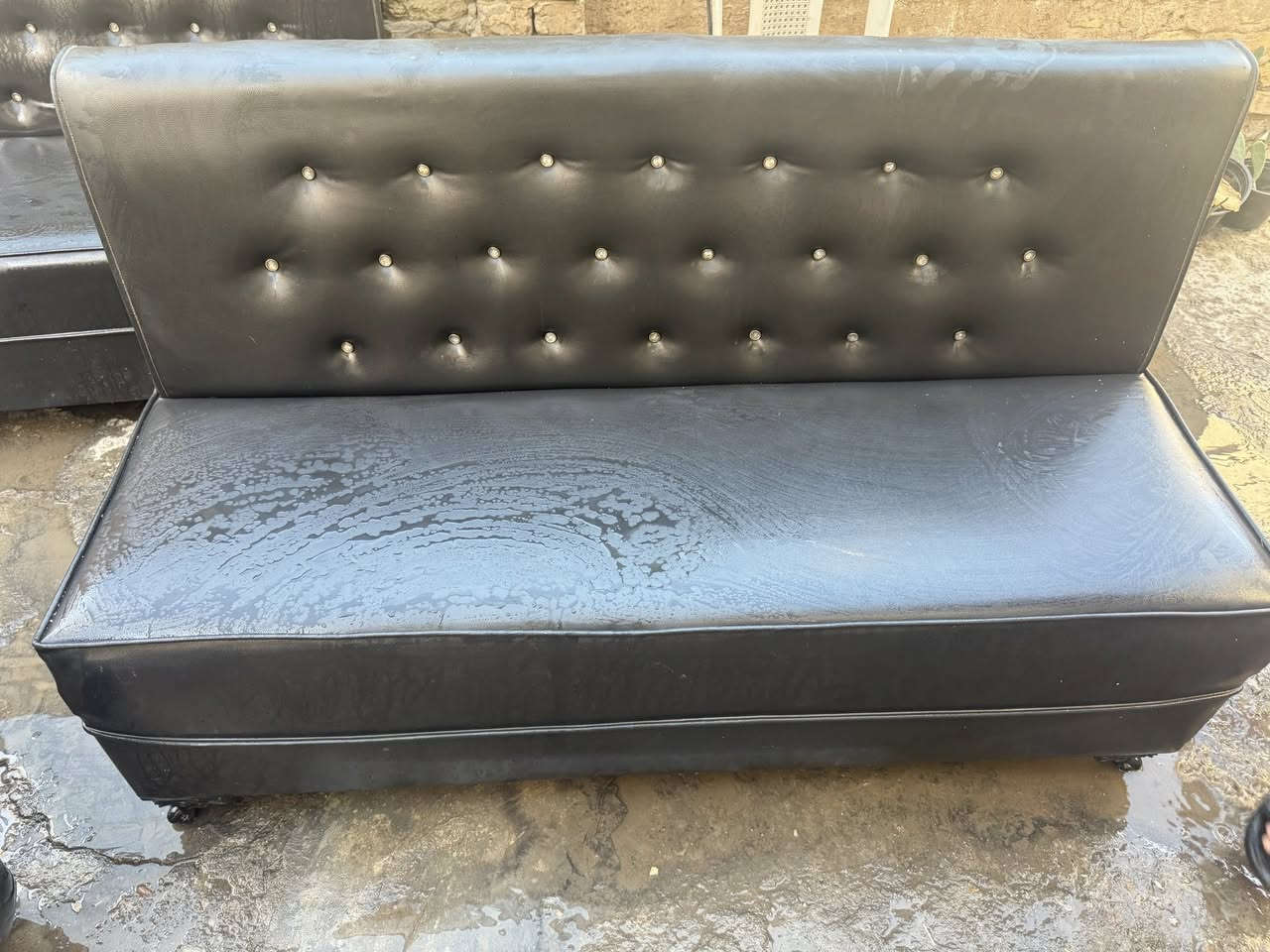 قنفات عدد 2 للبيع نضيفات مابيهم شك السفنج الثخين دبل خشب ***********
