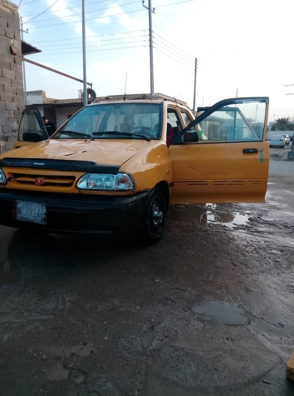 السلام عليكم اقره المنشور زين ولا تسالني بيش وشبيها ما بيها السياره اول شي سنويه نافذه ورقمها بصره هيئه مسدده بشهر الثاني گشره شوف عينك بيها خسفات وخياس مكينه وكير كفاله سعرها 20 ورقه قفل من الاخير مكان السياره طريق عماره كحلاء رقم تلفون للشراي فقط لا تتصل إذا مو شراي رجاءٱ ***********
