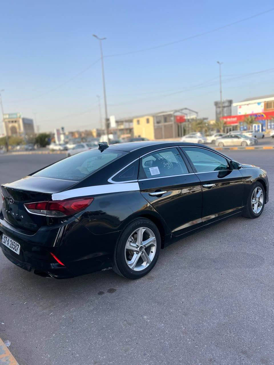 يالله سلام عليكم 
سوناتا 2018 وارد أمريكي فوول لمتد عدا فتحه 
دواخل لون بيجي كلش نظيفه غرفتها 

السعر 105$ مجالها شي بسيط

سياره رقم إنكليزي جديد مشروع وطني شرط تحويل سنويه لحد 2030
موصفات سيارة :
بصمة تشغيل + بصمة أبواب 

نظام النقط العمية 

شاشة كبيرة 

رادار جانبي 

شاشة اعطال 

تحكمات ستيرن جهتين 

ثلاث انظمة سياقة سبورت ايكو عادي 

مري تعتيم ذاتي 

مري قلاب 

كامرة خلفية دوارة 

نظام مانع انزلاق 

بلوجكترات لد 

لد خلفي  

تحكم صوت اتصال +بلوتوث +مثبت سرعه +كار بلي 

محرك 2400 

محرك كير تبريد حداديه جاهزه او تخم تاير جديد ادامه كاملها سياره يحتاجلها ترتيبات بلكشر خارجي  

سياره بيها أماكن تعديل او مصبوغه السياره تكفل شواصيها لغود والحوض والكص والعيب شرعي سليمات على فحص 

لاستفسار اتصال :***********

عنواني : نجف النجف, العراق
