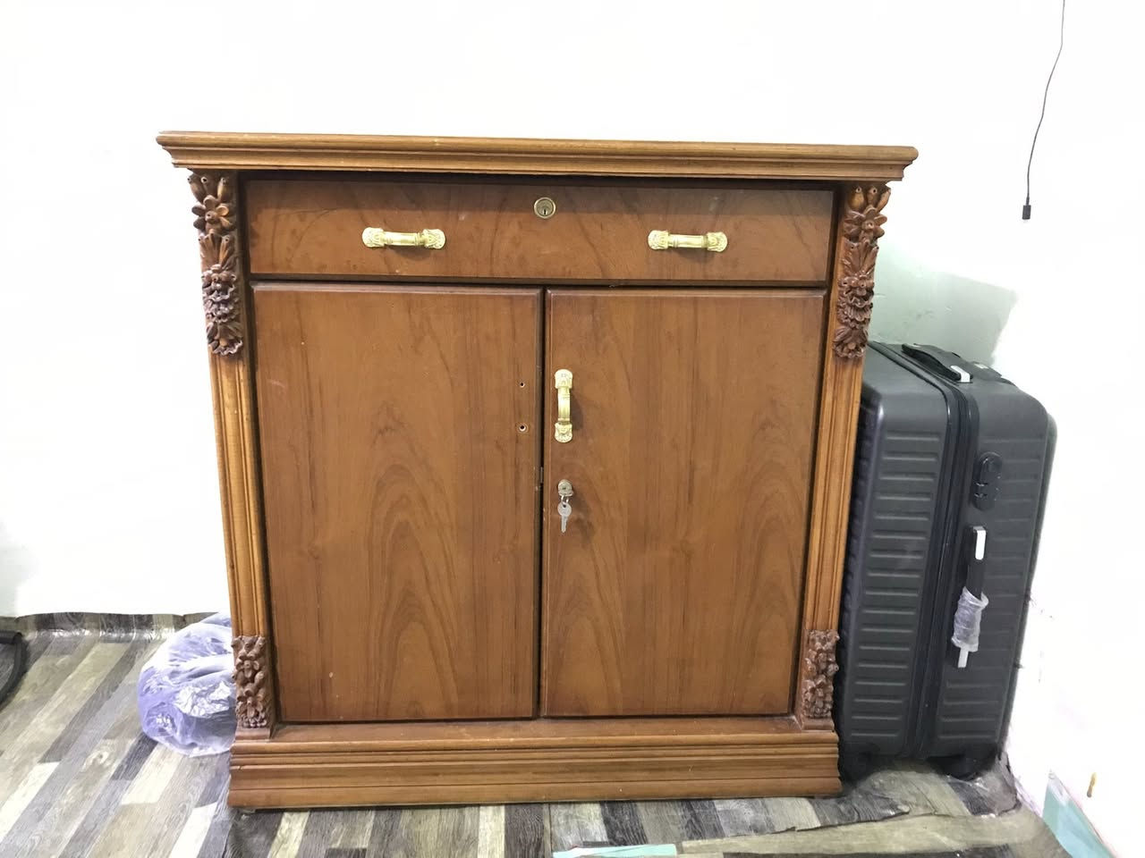 مكيف استخدام ٣ اشهر
مثرامة بالكرتون
غسالة هيتاشي اصلي 
ثلاجة استخدام نضيف 
ميز خشب صاج حل وشد الثكيل مع النضيدة 

للاستفسار عن الاسعار مراسلتنا خاص


**إذا كنت صاحب هذا الإعلان وتريد حذفه لأي سبب، رجاءا أرسل رسالة إلى الدعم الفني**