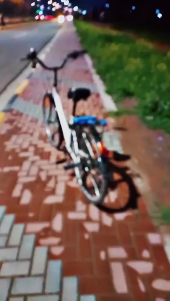 ***********
للبيع ماطور شحن+بايسكل
