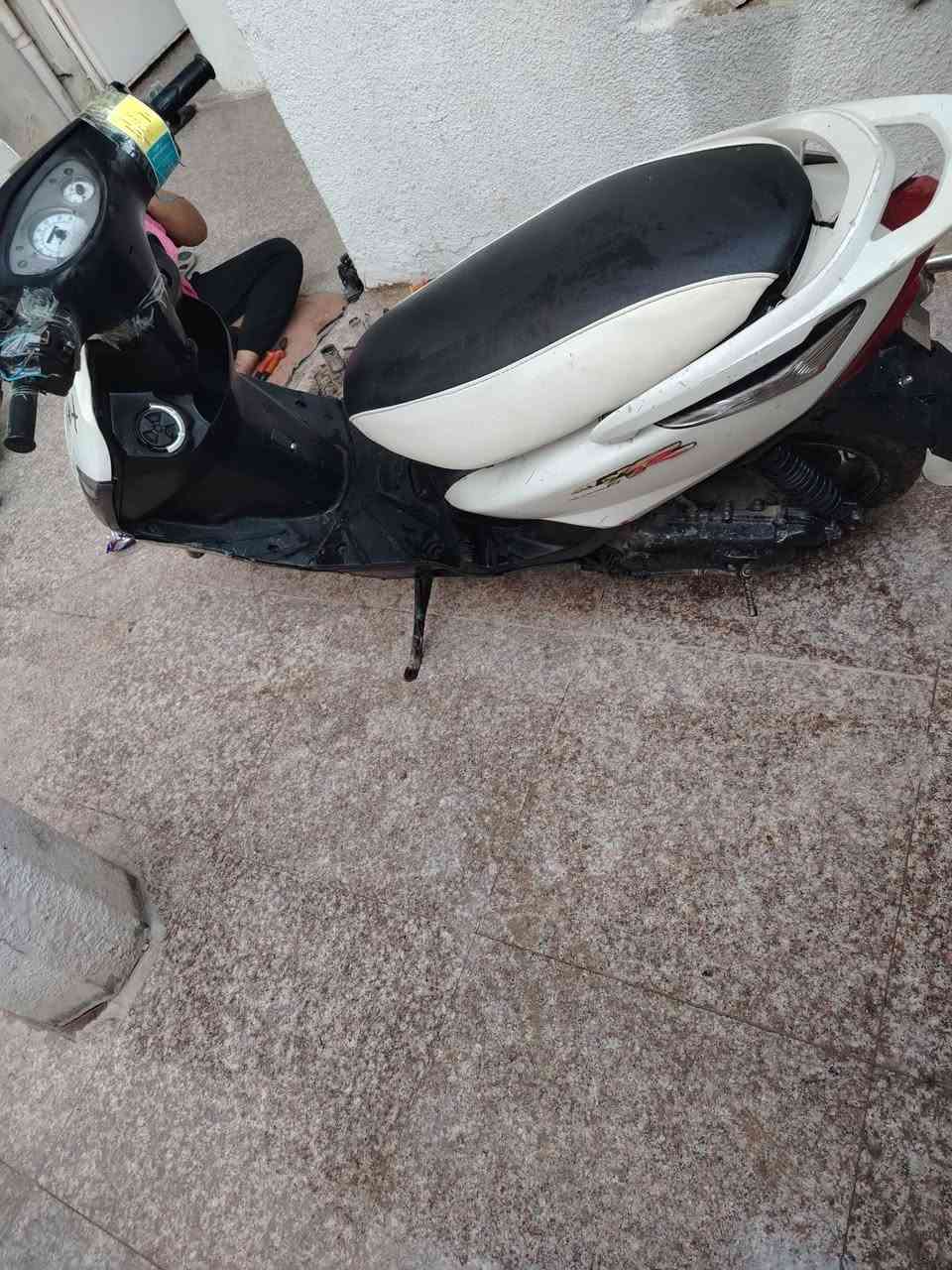 سلام عليكم ثعلب للبيع كامله كهربائيات سلف هندر كله شغال السعر ٢٢٠ةبيه مجال مكاني  بغداد الغزاليه  رقم *********** واتساب
