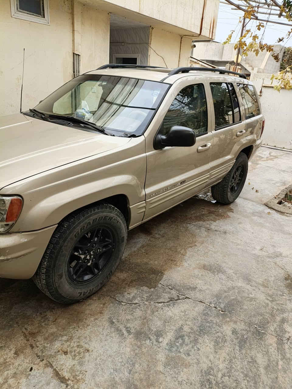 سلام عليكم البيع جيب موديل 2000 محرك 8 سلندر سقف سلايد شرط تحويل الي شراي يخابر *********** مكاني كركوك سعرها 70
