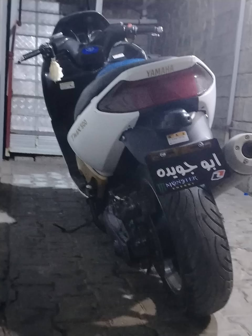 للبيع تيماكس 2008 نوزل دراجه شغاله نكره بس يحتاجلها قايش وكلج امامي بي صوت خفيف  دراجه مرتبه مغلفه فابلون ابيض جماليه كفراتها لون ازرك مابيهن لا كسر ولا شخوط ودراجه شوفت عينكم معروضه 15 وبيها مجال عنوان زعفرانيه جسر ديالى قديم رقم ***********
