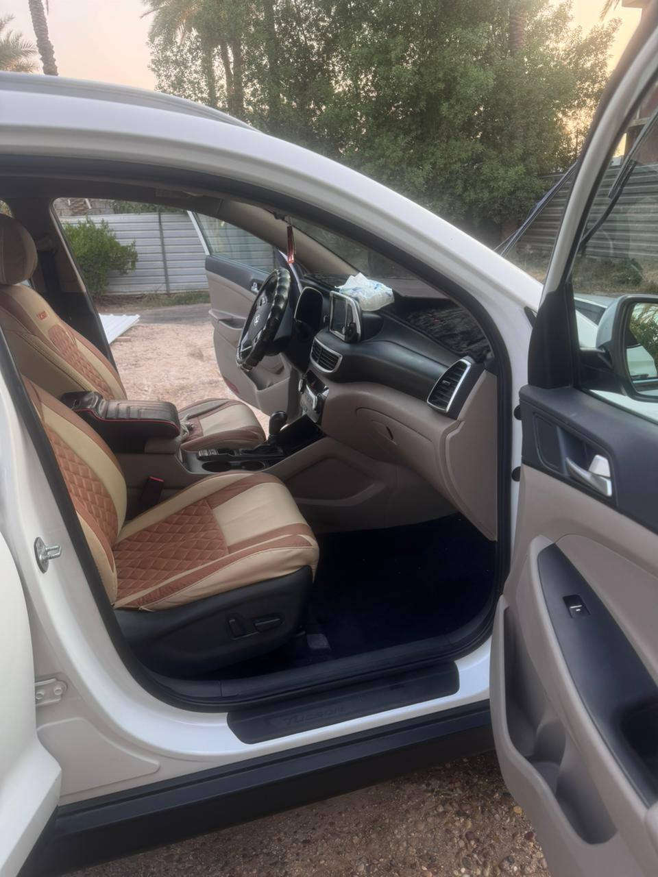 السلام عليكم مكلف بالنشر 
توسان ٢٠٢٠ استلام شركة 
رقم بغداد بيها طخة باب لصف سايق ومعدلة على البارد وشخط باب سايق والي وره ومرشوش والباقي كله مكفول تحويل ثاني يوم سعر 200$ ورقه عنوان السياره بابل
حسام ***********
