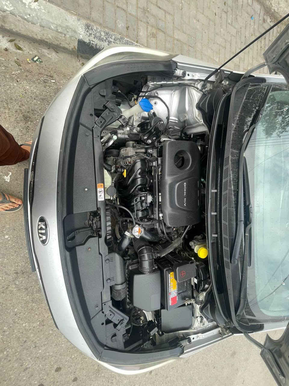 السلام عليكم سيراتو ٢٠١٧ ￼خليجي 
سيارة كفالة ضربة تبديل بيها صبغ بالصندوق قليل وبالداير خلفي قليل باقي كفالة عامة 
سنوية ل٢٠٣١ تريد وكالة تريد تحويل 
مكينة ١٦٠٠ دوش 
مواصفات عادية 
تحكم ستيرن 
شاشة اشارة بالمراية 
سيارة جاهزة تخم تاير حدادية تبريد 
ماعوزه اي شي 
سعر ١٣٢ بيها مجال شي قليل *********** البصرة, العراق
