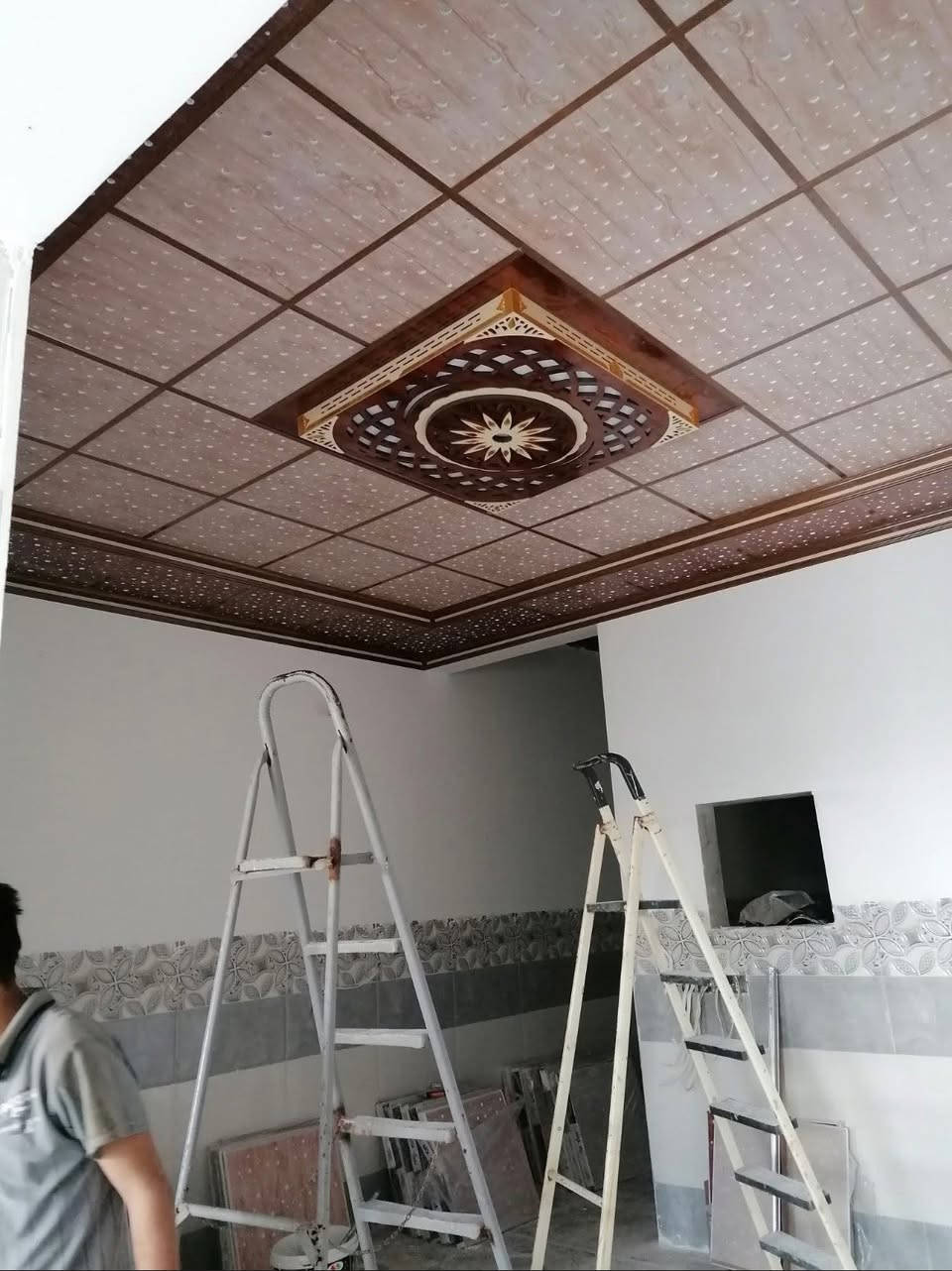 انوع الديكورات سقوف ثانويه حمامات غرف صالات استقبال.دوائر دوله ومجمعات. جميع  المحافضات🏠🏢  الستفسار على رقم ***********
