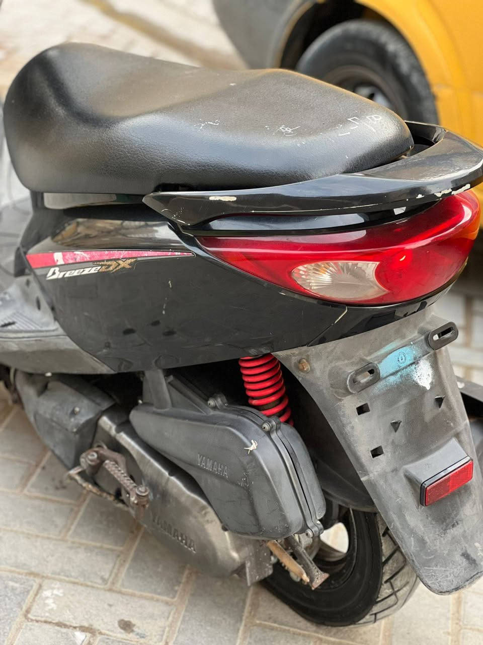 سلام عليكم بريز للبيع دراجه قبل 3اشهر من خذته من الرمبه جديده بمعنه الكلمه نكره سلف  كهربائيات كله شغاله معدل شلعه مكان حي اور ام الكبر رايده 950 وبيه مجال تجي تكلب وتقنع وبل عافيه عل ياخذه ***********
