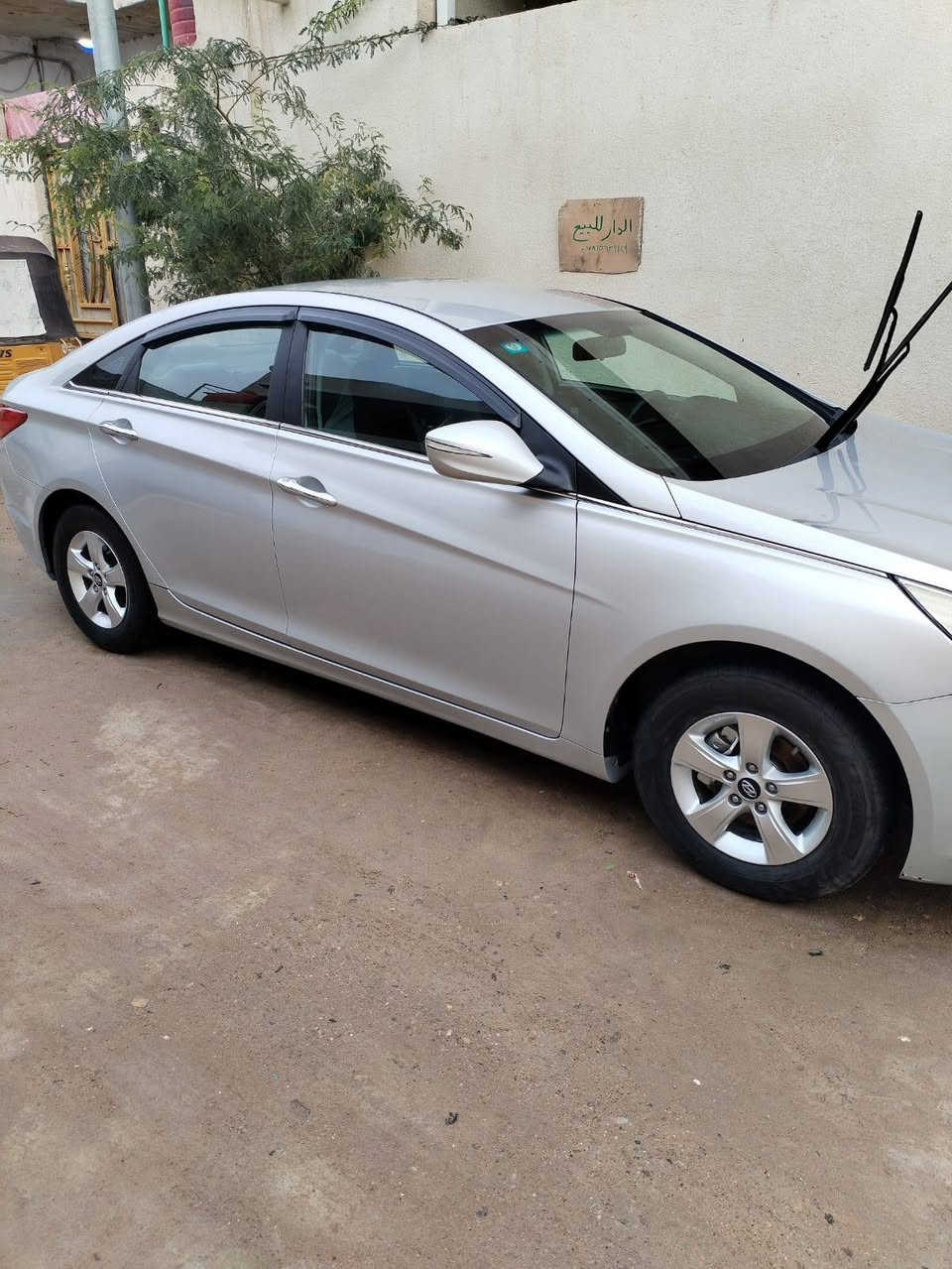 السلام عليكم
سوناتا مديل 13 وارد كوري مكفول من الضربه والدحجه والصبغ   فقط القماره بيها صبغ بسبب علامة الفانوس والباقي مكفول
مكينه كير تبريد تدفئه قطعتين حداده تخم تاير كله جديد يعني سياره جديده ما نقصها اي شي. مكينه 200 ال بي اي. رقم بصره جديد بأسمي سنويه لل30 ابيع شرط التحويل يعني اذا ما تحول ثاني يوم ما ابيعلك
السعر 118 وبيها مجال قليل العنوان البصره شط العرب 
انا مكلف بالنشر هذا رقمه واتصل بي *********** 
*********** البصرة, العراق
