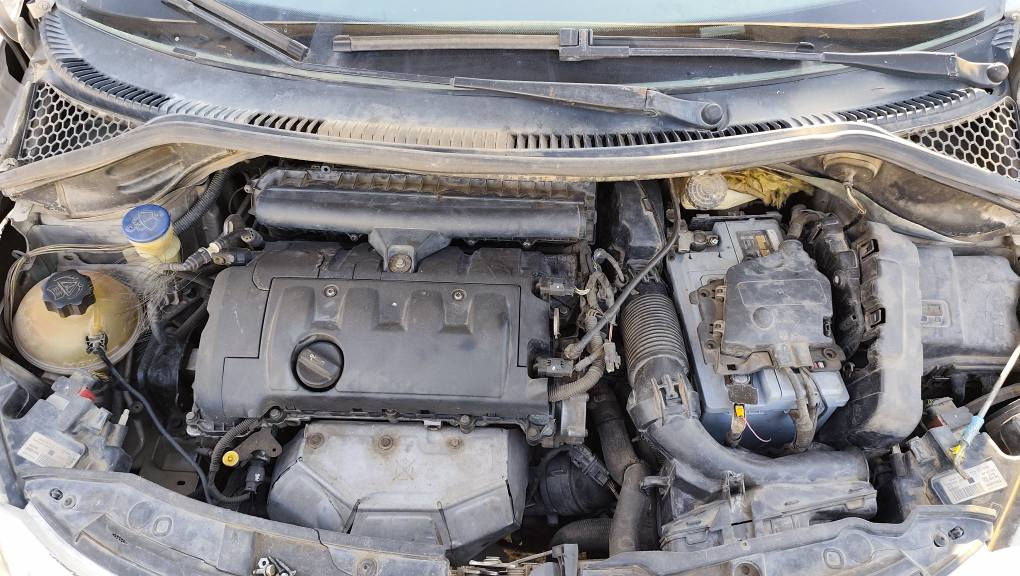 - بیجۆ ٢٠١٢ فەڕەنسی مەکینە بیلادی ١٦ی زنجیری مینی کوپەر و بی ئێمی لەسەرە.
- بێ لێدرانە و دەعمی نیە، پەڕەشوتی هیچ نەتەقیوە و پێشو پشتی کەپسە.
- کارەبایاتی ئیش دەکات و عەیبی نیە.
- (شریتی سوکان، ڤۆڵت و ڕۆت، دیلەمۆ، ڕونی گێڕ و مەکینە، قایش تایمینگ) هەموو ئەو شتانە و هەندێك وردەوارە نوێیە.
- ٢٤٠ هەزاری حەقیقی ڕۆیشتوە.
- تازە فەحس و هەزە کراوە.
- بۆ جوانی  سیارەکە هەمووی گاعی کراوە و دەرەوەی لەجگە کراوە.
- ڕەقەم هەولێرە و بە ناو دەکرێت.
- سەنەوی ٢٠٢٤ بەسەر چووە.
- واتەر پەمپی تەواو نیە و کەمێك بوخاری هەیە.
- 1220000 غرامەی لەسەرە دوای معامەلە دەدرێتەوە.
- نرخ ٦٠ وەرەقە.
- شوێن هەولێر
- بۆ زانیاری زیاتر پەیوەندی بەم ژمارە مۆبایلە بکەن (***********) وەتس ئەپ و ڤایبەری لەسەرە. أربيل, العراق
