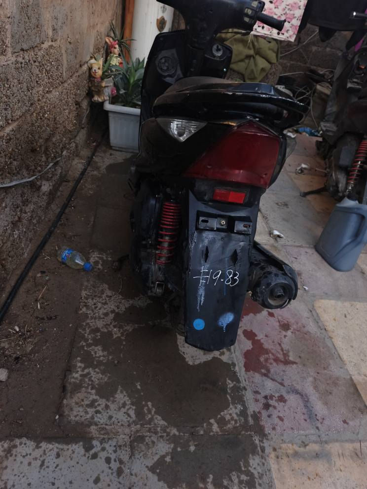 سلامة عليكم ورحمة الله😇🙏👼
خوان دراجه ثعلب🐺 كبريتر التدراجه حلوه وشغاله سلف هندر بكل وكت 
نضافت ال خارجيه 85٪  يحتاج له شوي ترتيب 
رايده 500 و بيه مجال الطيبين والشراي 
المكان بغداد حي العامل 
الرقم *********** بغداد, العراق
