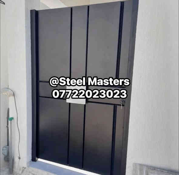 🛑نقدا & بالتقسيط 
ورشة Steel Masters لأعمال الحدادة 

تنفيذ وتوريد باب حديد رئيسي وجانبي مودرن 

✅ تنسيق نظيف مع جدار السور  
✅ متين وقوي ويعطي خصوصية وأناقة 
✅ دهان بلون اسود مطفي 
✅ مسكة مربعة متوسطة الحجم بلون مميز 

📐 تصميم عملي  _ متين وامن متناسق مع الواجهات الحديثة  

تنفيذ فعلي من ورشة #steel_masters

📍 للتواصل والاستفسار:
+964 ***********
العراق_بغداد
