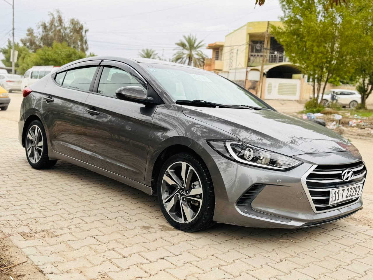 السلام عليكم
النترا 2018 وارد أمريكي 🇺🇸 
حادثها بنيد بدون دواخل فقط وراجع نفسة بدون ايرباك 
صور الحادث + السونار مرفقات 

رادرات جانبية
نقطة عمياء 
تحكم استيرن 
ثلاث وضعيات قيادة
شاشة كبيرة
اقل من الفول 
ماصدات جدد + زرع عدسات 
كشنات تغليف ودوشمه+ التنته تغليف 

حدادية تايرات كلهن جدد
رقم بغداد دولي بأسمي 
تبريد ثلج ❄️ 
السيارة جاهزة من كل النواحي 
السعر 126 بيها مجال حك الضيافه 
مكان بابل محاويل 
الرقم : ***********
