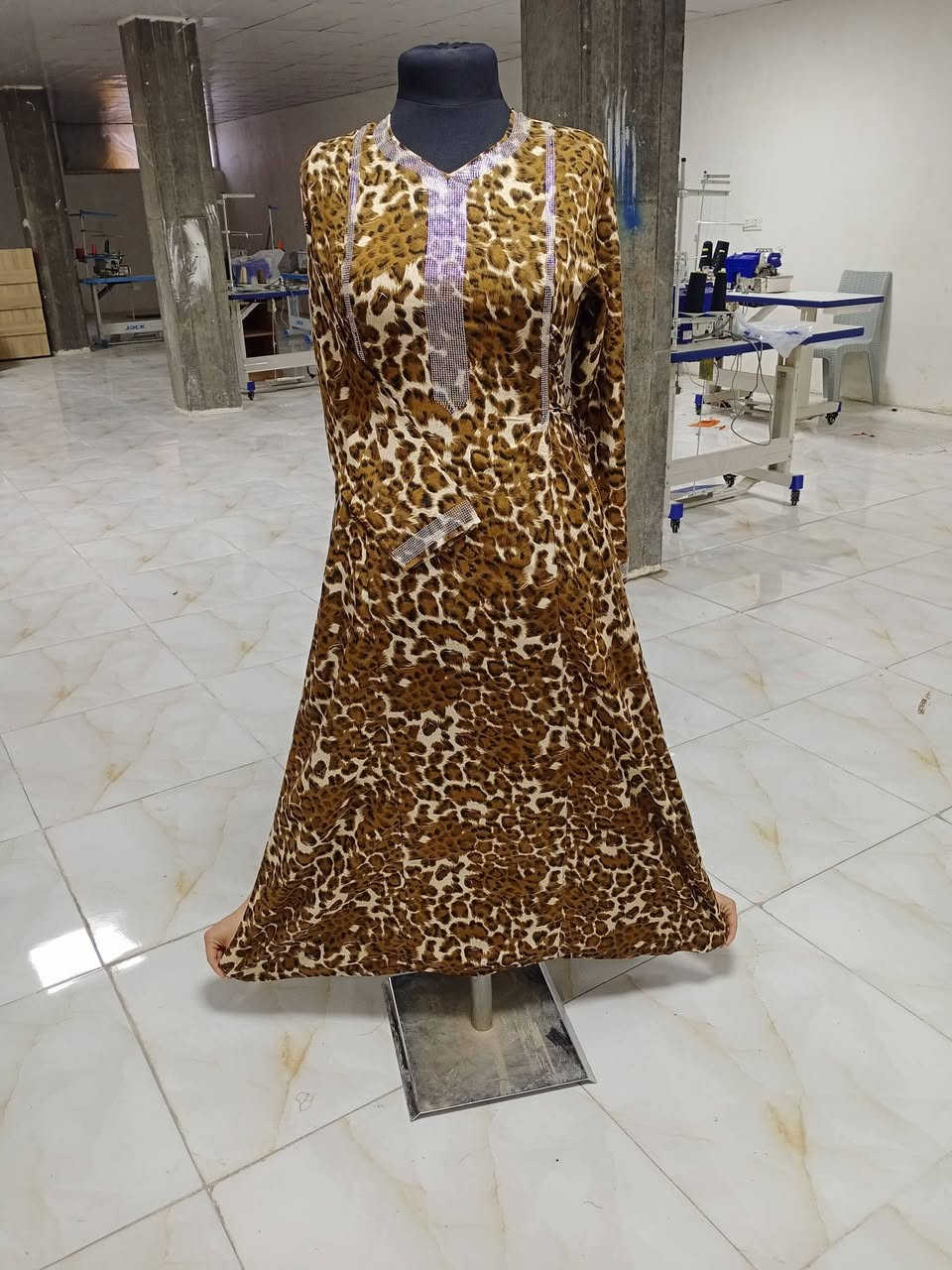 معمل خياطة نسائية دشاديش صيفية موديلات جديده 2026 عنوان أربيل بحركة مقابيل بنك المركزي 
رقم الهاتف ***********
