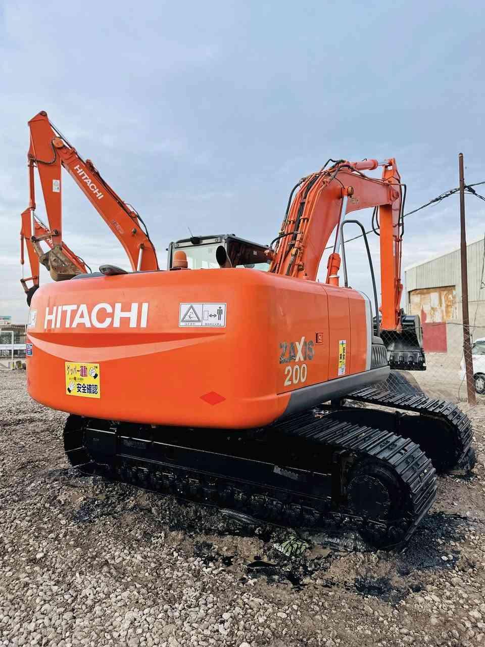 على بركة الله زت اثريه 2011 انجكتر اربعه سلندر صرفه 70 مشتغله 4800ساعه امسسه نقار كفاله عامه شرط صبغ ثكاله وحجل فقط العنوان بابل الشوملي معرض سيد ابراهيم 
***********
