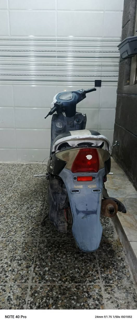 دراجه ثعلب. 140 سرعتها. شغاله نقصها باتري.  وراق مابيها مكفوله حلال وحرام. مكان سبع قصور. سعرها. 150 الف. وبيها مجال. بصيط. ***********
