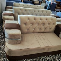 الديوان • وصول حاوية • ألوان مميزة