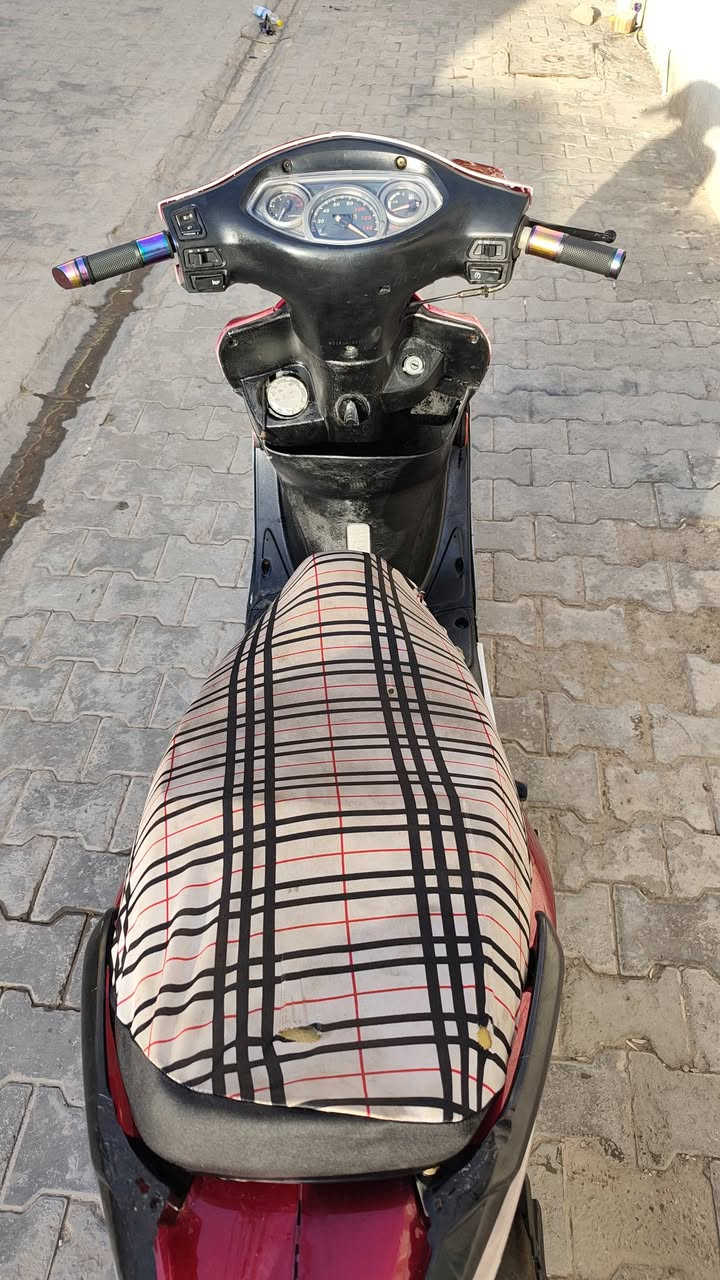 السلام عليكم كامكو جي فور للبيع دراجه نكره سلف مفتوحه كهربايات كله شغال جديده باتري جديد تايرات جديده تخبل كلشي ما ناقصه ريده ب310وبيه مجال للطيبين رقمي ***********مكاني نجف حي الاسكان مقابيل شراع
