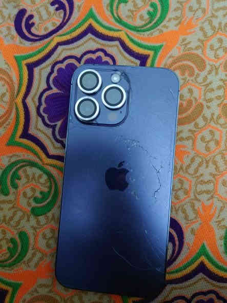 14 برو ماكس ذاكرة 128 مكسور ظهر موضح بالصور بطارية 85 
بدون كارتون مكاني بغداد شارع المغرب 
*********** السعر 750 الف
