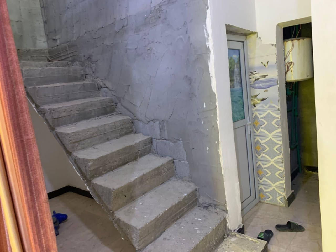 ابو الخصيب العوجه خلف معمل الفرمستون البيت مسلح مساعة البيت ١٠٠ متر مربع يتكون من قرفه وصاله ومطبخ حار وبارد وديوانيه ساراميك ماي كهرباء البيت جديد طاوبو زراعي بس عراقي ابو الأرض صديقي السعر 40 وبي مجال


**إذا كنت صاحب هذا الإعلان وتريد حذفه لأي سبب، رجاءا أرسل رسالة إلى الدعم الفني**