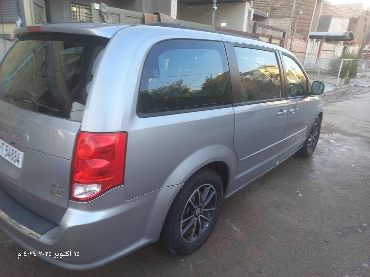 دوج كرفان موديل ١٦مكفولة من الصبغ والبارد عدى الدعاميات بيهن صبغ السعر ١٨٠ورقة وبيهة مجال ***********
