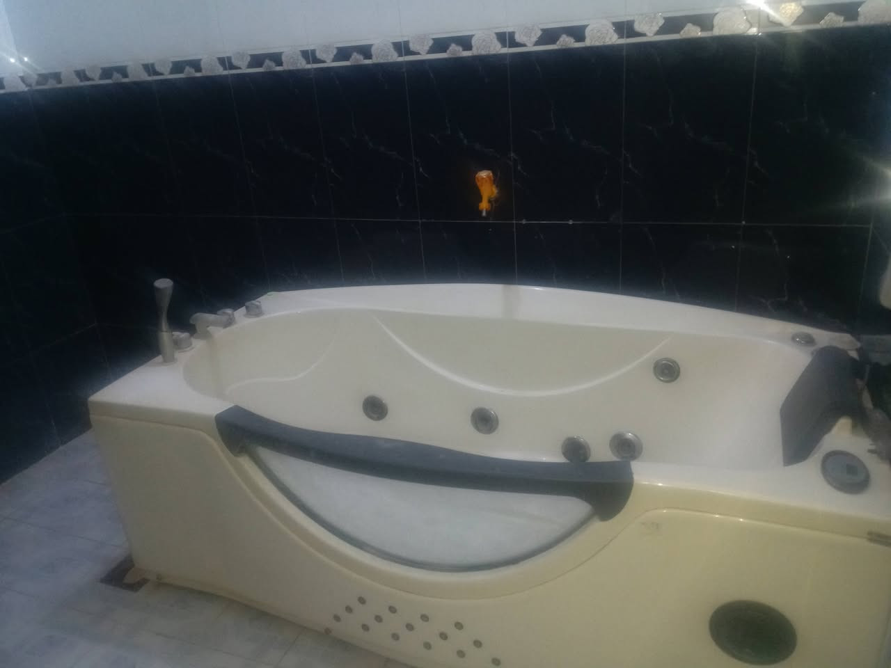 🏛️  دار سكني للإيجار 
  🏛️
____
🔰 الموقع  ام الخيل الأولى  ➡️
----------------------------------------
🔳 طابو  
🔳 المساحه ٢٠٠ م
-----------------------------
💎 تفاصيل البيت 💎  طابقين
____

🔹   ٣ غرف نوم  ▶️
🔹. ٢ صاله ▶️
🔹استقبال ▶️
🔹مطبخ  ▶️
🔹مجاميع صحيه داخليه وخارجيه بالطابق الثاني ▶️
🔹سطح ▶️
🔹كراج ▶️

--------------------------------

للأستفسار أكثر مراسلة الصفحه اول الاتصال على الأرقام
___________     ____________
📲*********** واتساب اتصال  
📲*********** واتساب اتصال 
___________     ____________

او زيارة موقعنا (( ام الخيل الأولى سوق العصري مجاور بيت حواء متواجدين من الساعه 🕒 3️⃣ عصرآ إلى الساعه 🕘9️⃣ مساءً))
