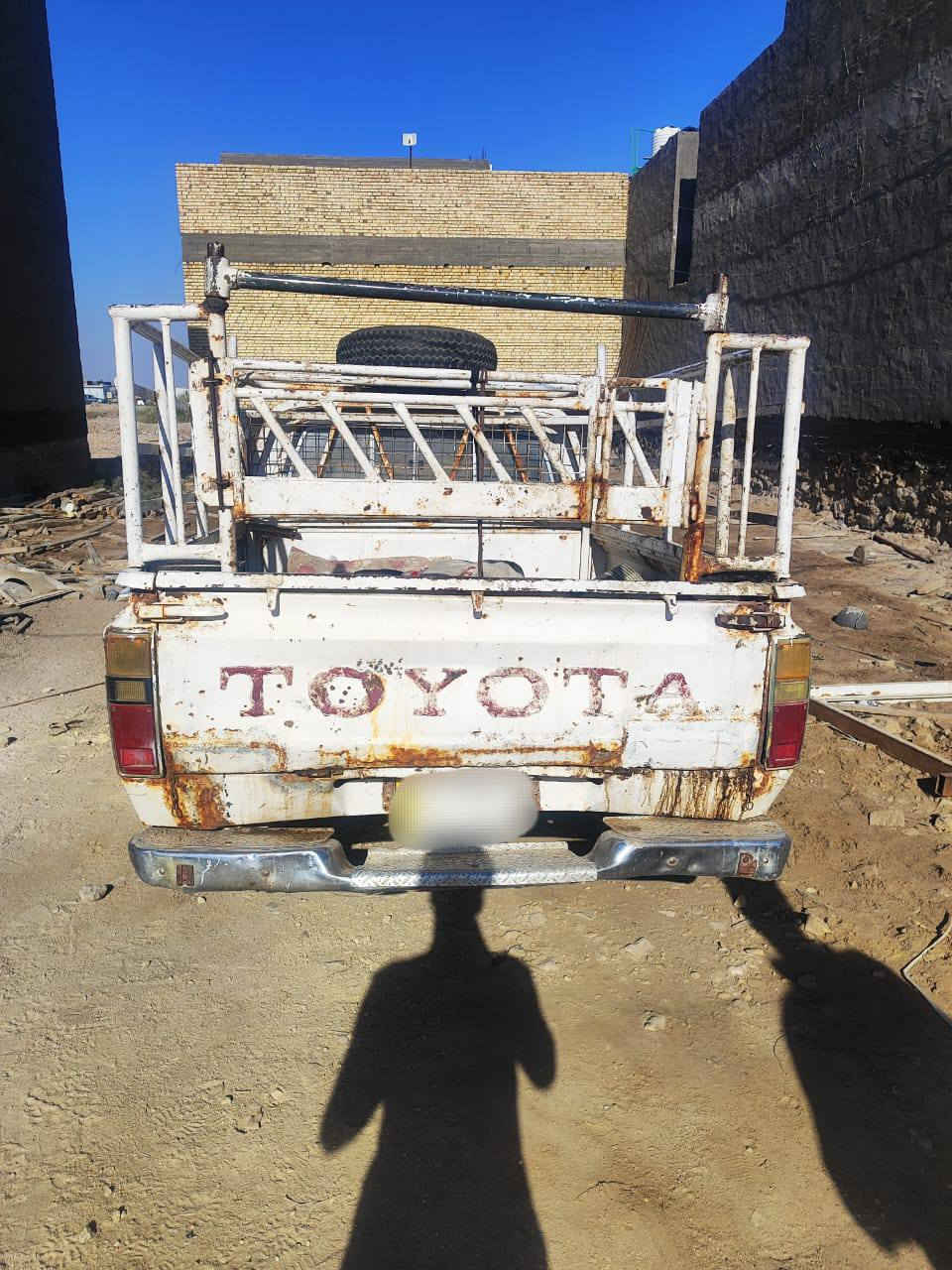 سيارة للبيع السعر 20
***********
