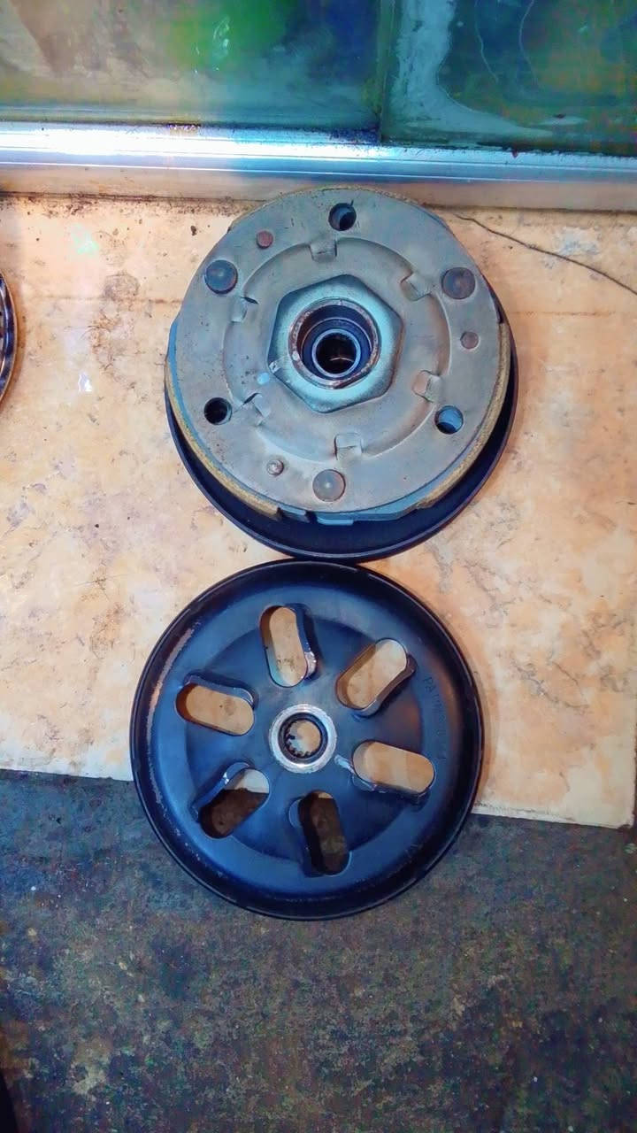 السلام عليكم شباب كلجات رياضي شرط مال حاوية واصلي وابيع عل شغل موجود ماكس وسكنس وعندي هذن كابريترات  وحده 32وحده 38  شتريد غراض تعال خاص وتدلل توصيل موجود مكاني بغداد ***********واتساب
